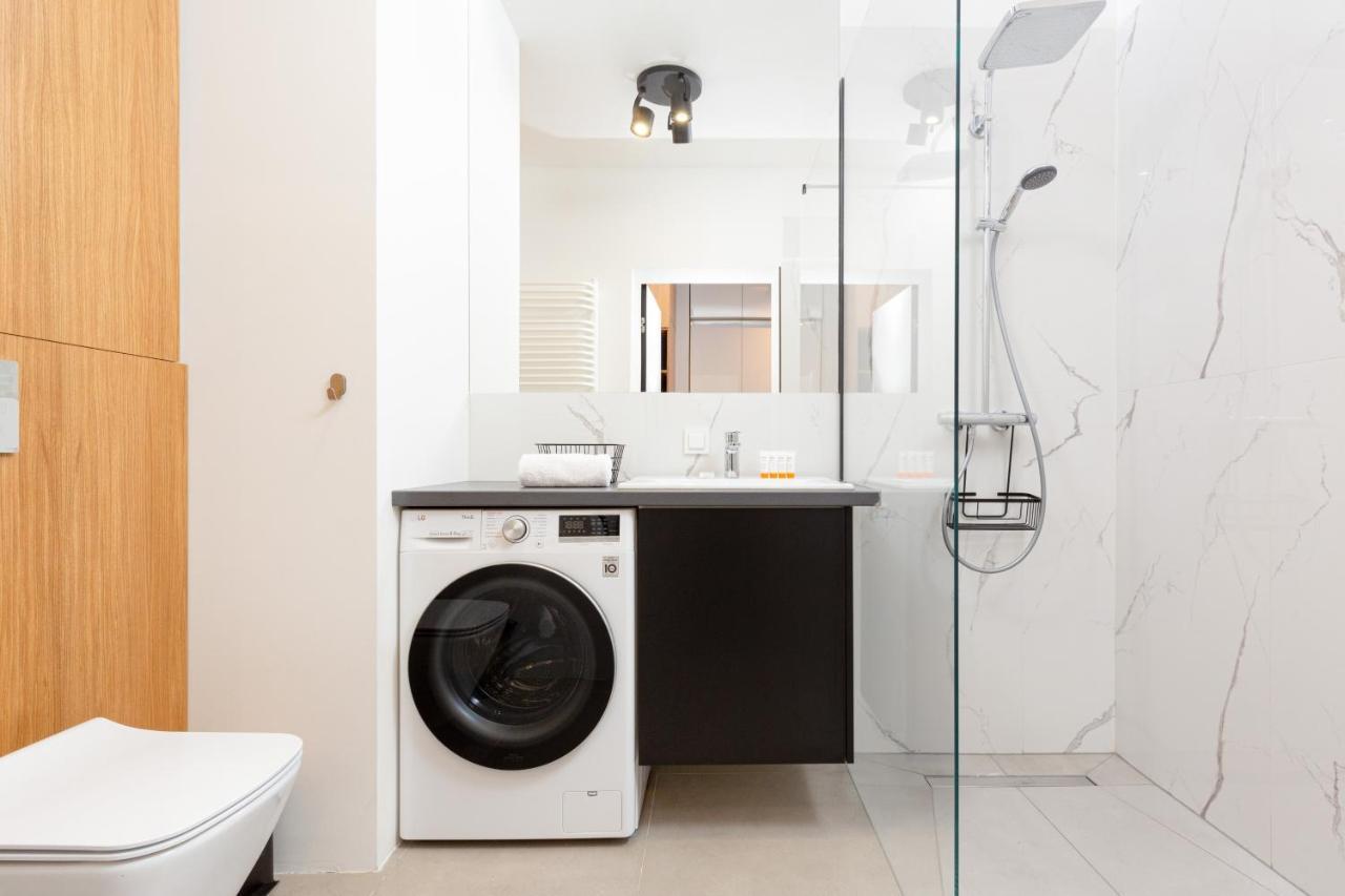 Atrium Promenada Apartments Goclaw By Noclegi Renters Varsavia Esterno foto